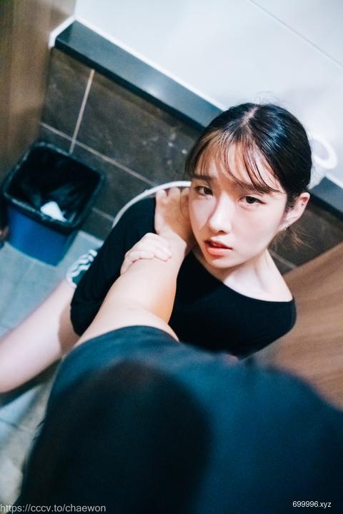  SonSon (손손) - Public Toilet - part 01